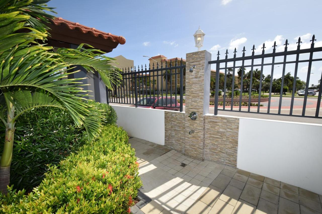 Arena Condos Aruba - Few Steps From Eagle Beach! パームビーチ エクステリア 写真